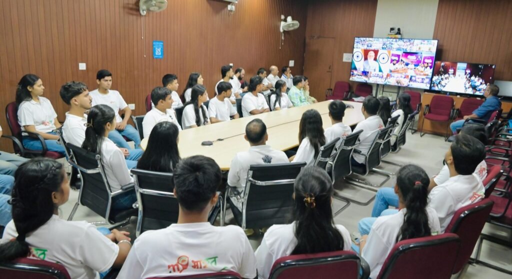 meeting-scaled.jpeg