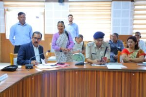 jnta-drshn-men-10-shikayton-pr-sunvaee-apr-jiladhikaree-ne.jpeg