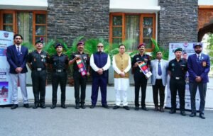 prvtarohiyon-ka-sahs-anushasn-aur-teem-bhaavna-yuvaon-ke-lie.jpg
