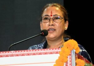 betiyon-kee-prtibhaa-ko-smman-dena-aur-unhen-sshkt-bnane.jpg