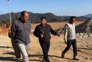 lohaghat-men-257-kroad-kee-lagt-se-bn-rha-balika.jpg