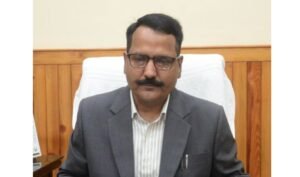 naineetal-men-kanoon-vyvstha-ko-lekr-DM-skht-gunda-ekt.jpg