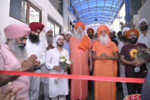 nirml-aashrm-rishhikesh-prisr-men-19ven-svaichchhik-rktdan-shivir-ka.jpg