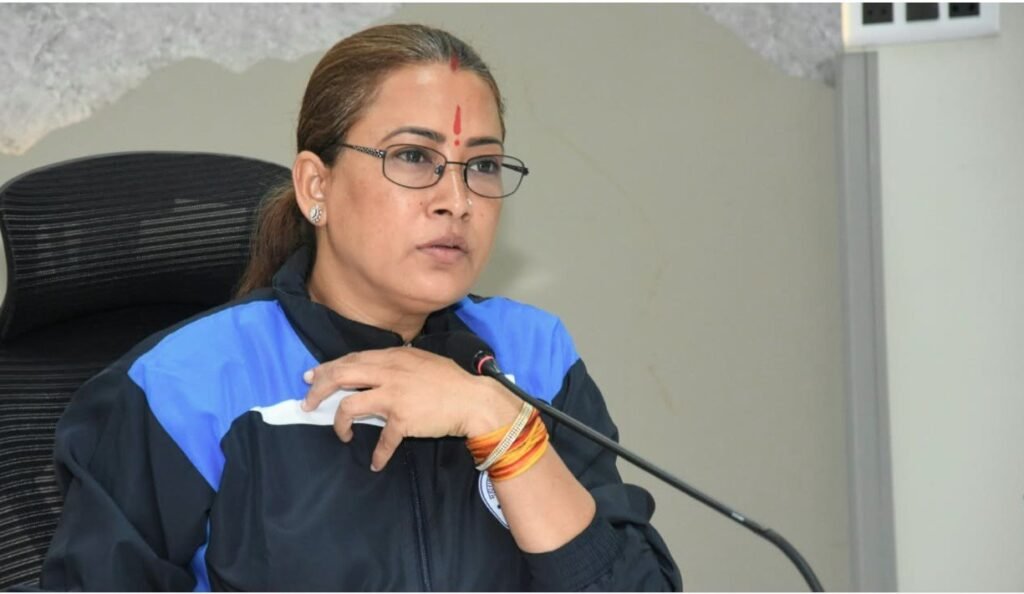 prdhanmantree-ke-sanklp-ko-dhratl-pr-utar-rha-aangn-ka.jpg