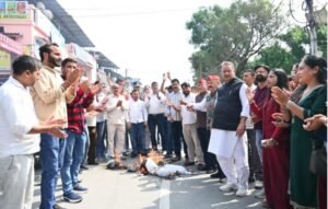 rahul-gandhee-kee-byanbajee-ke-virodh-men-bhaajpa-ka-prdrshn.jpg